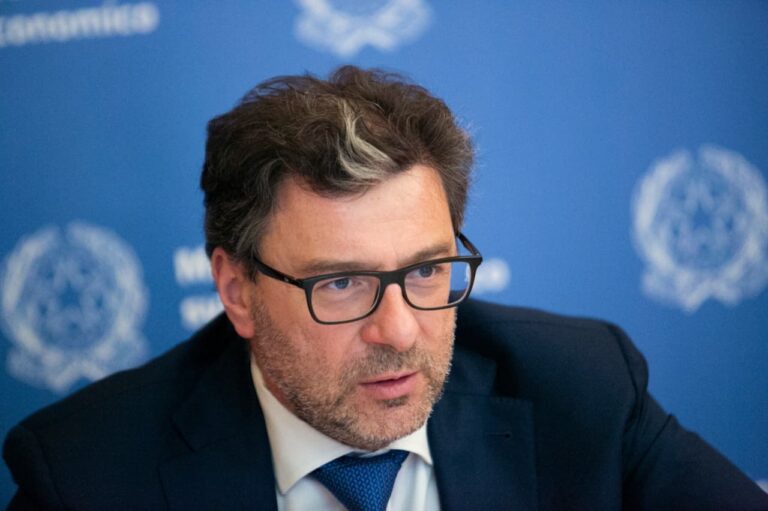 Economia | Ministro Giorgetti: “Superbonus correggerà deficit 2025-26 in 10 anni”