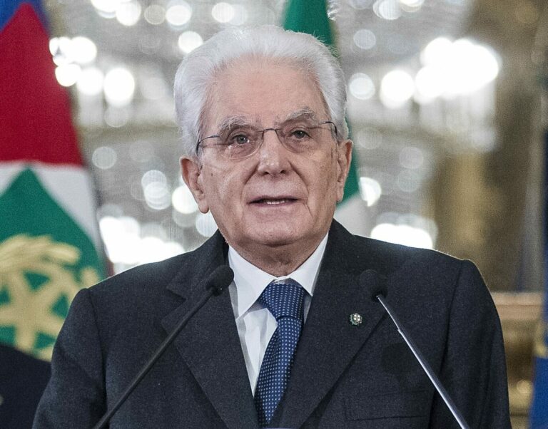 Economia | Mattarella: “L’Italia paga interessi sul debito come Francia e Germania insieme”