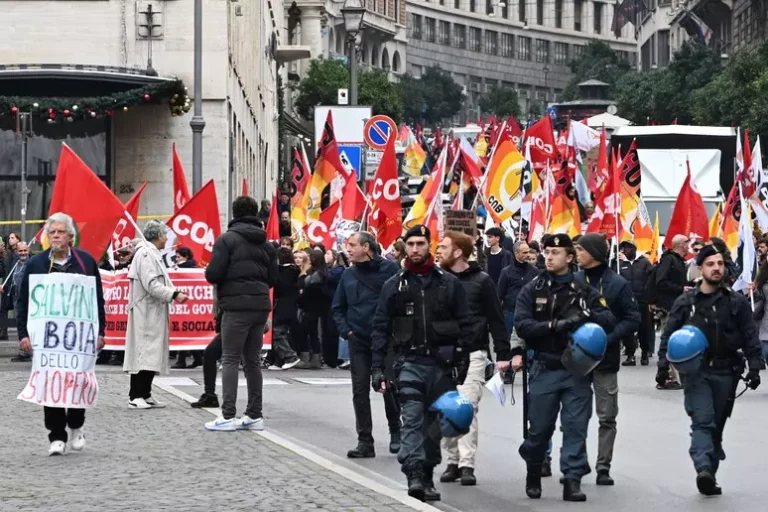 Cgil-Uil: sciopero generale, adesione oltre il 70% e piazze gremite