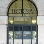 Borsa: Milano apre poco mossa