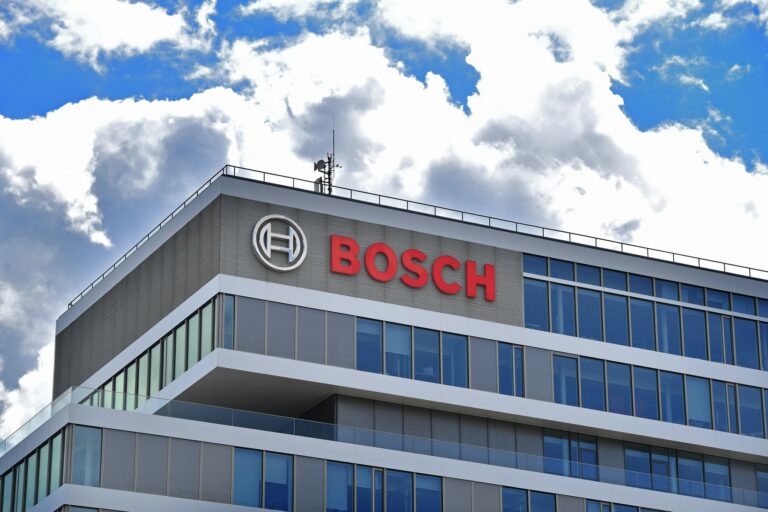 La crisi dell’auto colpisce Bosch: previsti 5.500 tagli globali