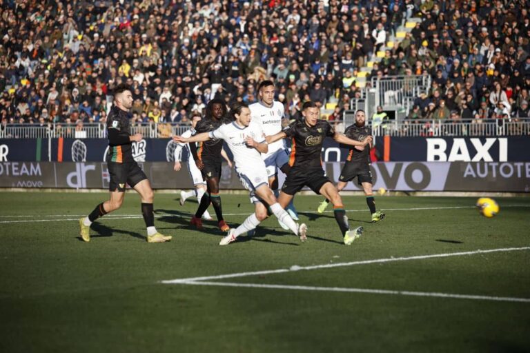 L’Inter vince a Venezia 1-0, decisivo Darmian