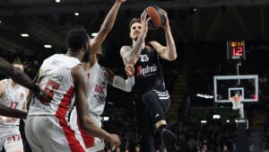 Virtus Segafredo Bologna batte il Baskonia 76-74 in volata: Ivanovic soddisfatto del successo