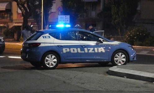 polizia-controllli-notturni-volante.jpg